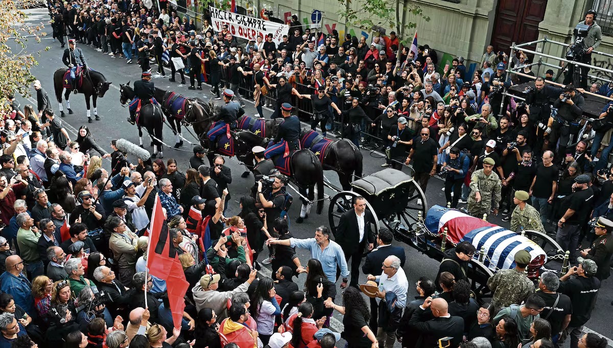 2025 год. Похороны Хосе Мухики