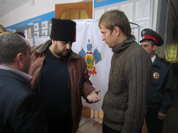 Провокатор Михаил Абрамян на работе