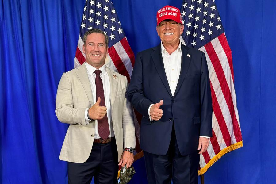 Майл Уолтц и Дональд Трамп. Фото: MichaelWaltzforCongress/Facebook
