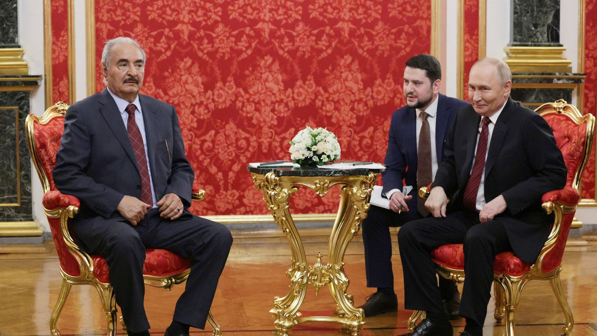 Встреча Владимира Путина и Халифы Хафтара в Москве