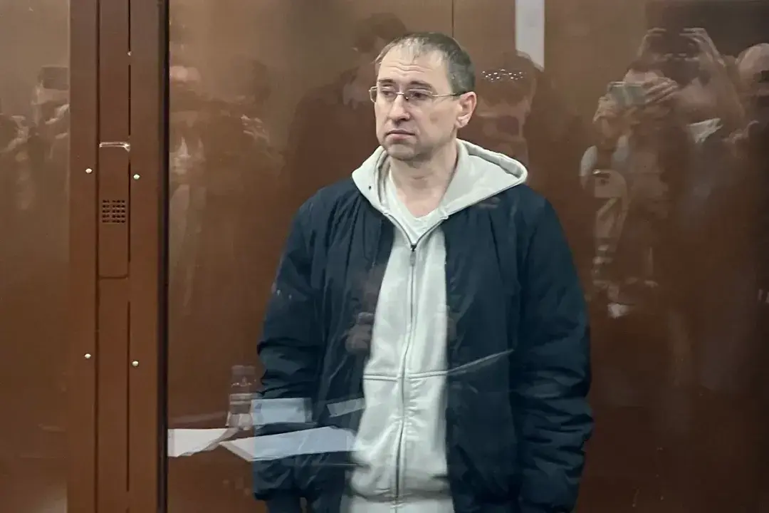 Moscow’s Tverskoy District Court ordered Oleg Roldugin to be held in pretrial detention until May 10, 2026. Photo: Mediazona